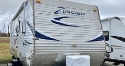 Zinger – Triple Bunks/Slide/Outdoor Kitchen