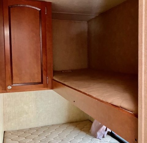 2013 Shasta 27BH – Dbl Bunks/No Slide