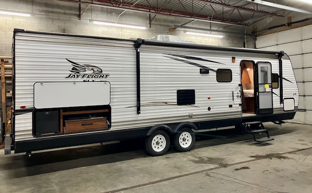 2017 Jayco 284BHSW – Slide/Oversized Dbl Bunks/Outdoor Kitchen
