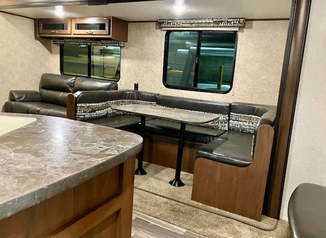 2017 Jayco 284BHSW – Slide/Oversized Dbl Bunks/Outdoor Kitchen
