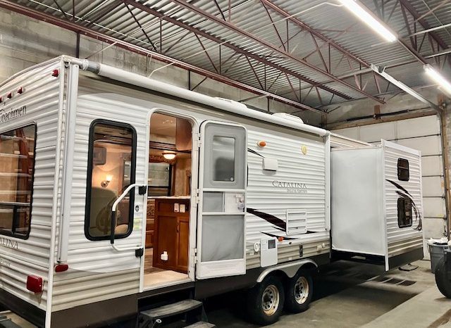 2014 Catalina 31RLS – Dbl Slide + Dbl Bunks