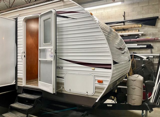 2014 Catalina 31RLS – Dbl Slide + Dbl Bunks
