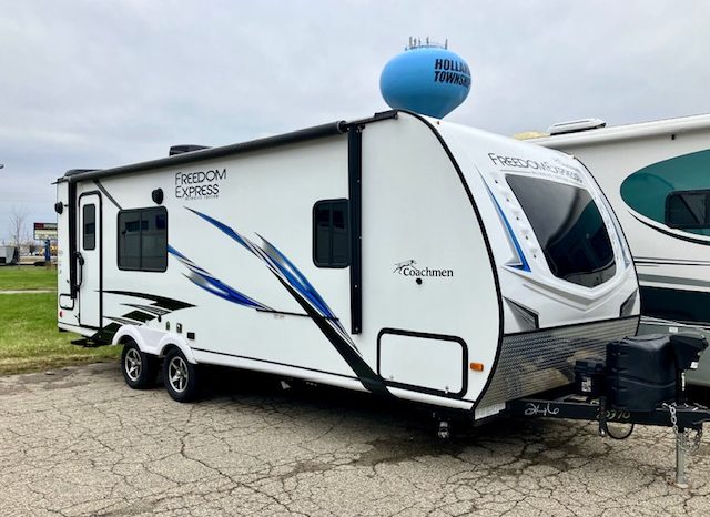 2021 Coachmen Freedom Express Ultra Lite 246 RKS – No Bunks + Slide