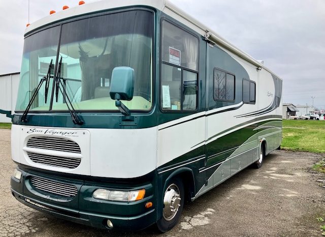 2003 Gulf Stream Sun Voyager Motorhome – 2 Slide Outs