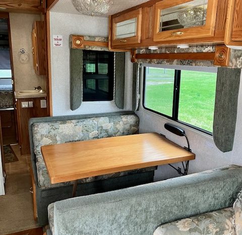 2003 Gulf Stream Sun Voyager Motorhome – 2 Slide Outs