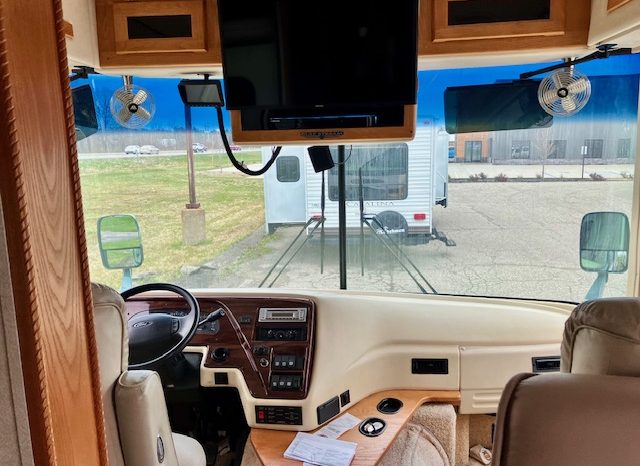 2003 Gulf Stream Sun Voyager Motorhome – 2 Slide Outs