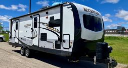 2021 Rockwood Ultra-Lite 2608BS – Dbl Slide/No Bunks