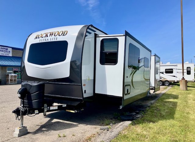 2021 Rockwood Ultra-Lite 2608BS – Dbl Slide/No Bunks