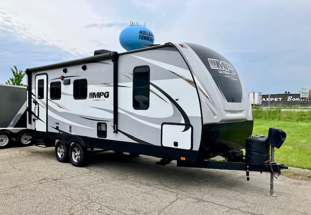 2018 MPG UltraLite 2120RB – Slide + KING SIZE BED!