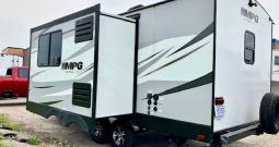 2018 MPG UltraLite 2120RB – Slide + KING SIZE BED!