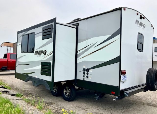 2018 MPG UltraLite 2120RB – Slide + KING SIZE BED!