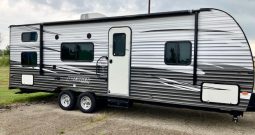 2018 Avenger 26BH – Bunks/No Slide