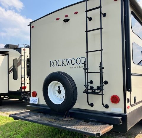 2019 Rockwood 2609WS – Two Slide Outs + Outdoor Kitchen
