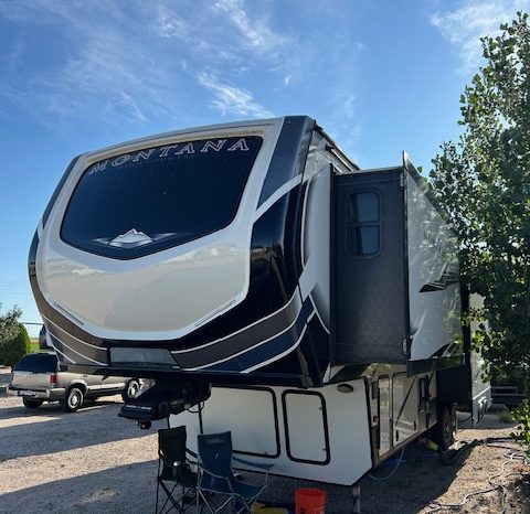 2020 Montana 335BH – Fifth Wheel w/Four Slides & Bunkhouse